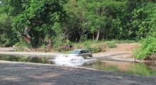 052-Costa-Rica-Gelaendewagen-Fluss