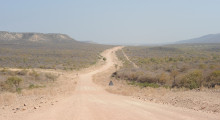 060-Namibia-Schotterstrasse